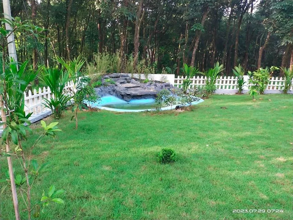 Merlys Fruit Garden - Resort At Thattekkad Kotamangalam
